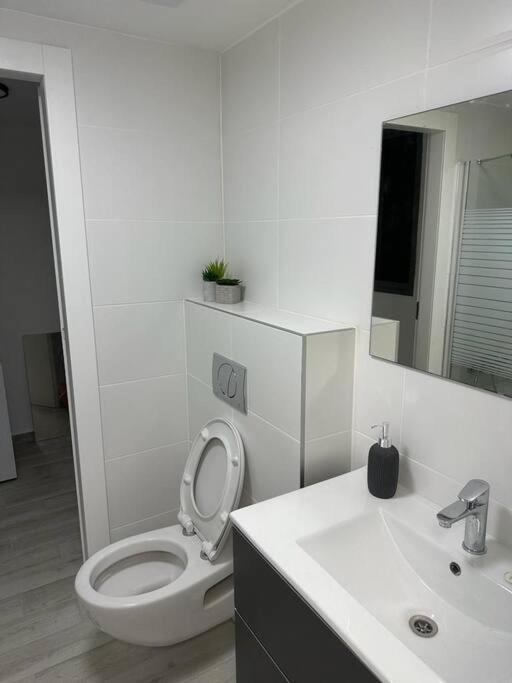 Elegant 3 Bedroom Ocean View Condo In Kiryat Yam Qiryat Yam Buitenkant foto