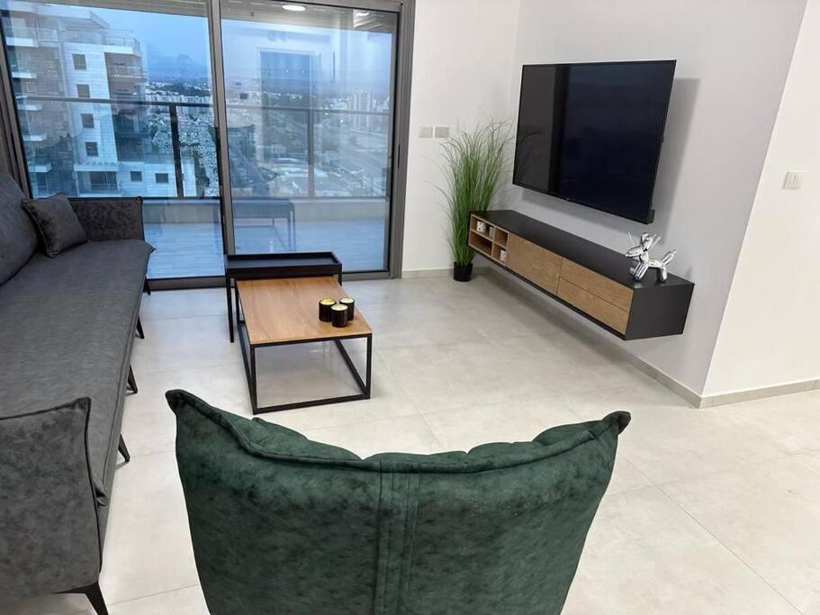 Elegant 3 Bedroom Ocean View Condo In Kiryat Yam Qiryat Yam Buitenkant foto