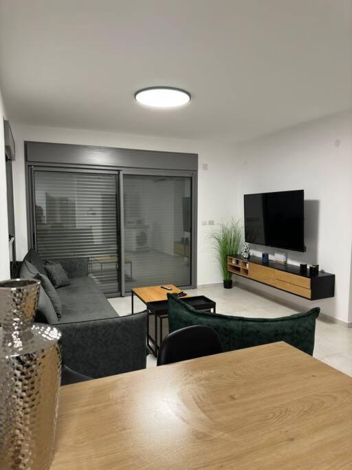 Elegant 3 Bedroom Ocean View Condo In Kiryat Yam Qiryat Yam Buitenkant foto
